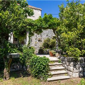 4 bedroom villa with pool in Lapad, Dubrovnik, sleeps 8